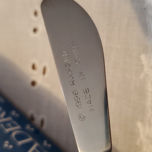 VTG NEW 4 Christmas Spreaders Set Stainless Steel Blades Santa Snowman Tree - Picture 14 of 17